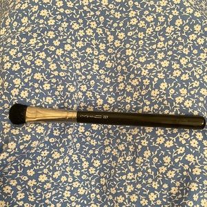 MAC 227 Brush